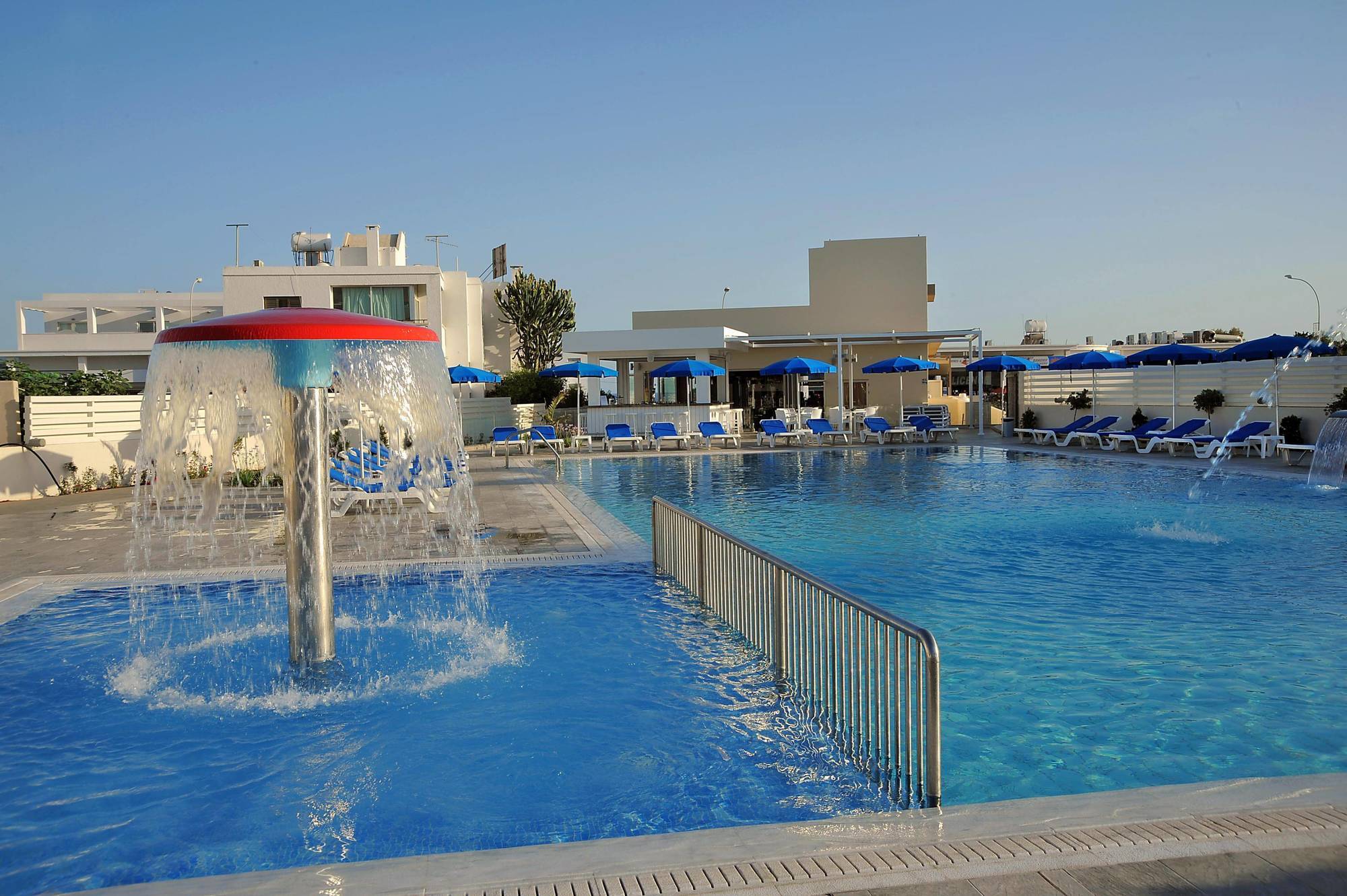 Euronapa Hotel Apartments Ayia Napa Bagian luar foto